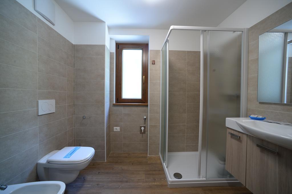 La Casa Al Noce Aparthotel Mezzana  Room photo