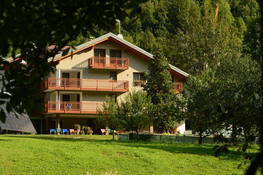 La Casa Al Noce Aparthotel Mezzana  Exterior photo